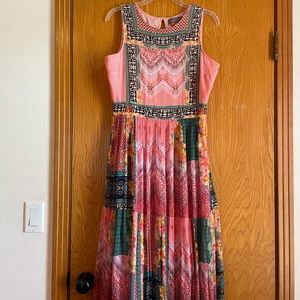 Sleeveless maxi dress.